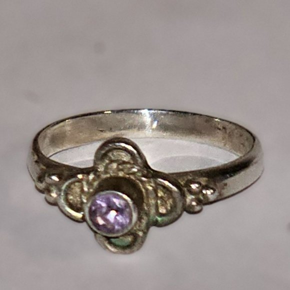Amethyst Mini Flower Ring - Picture 6 of 6